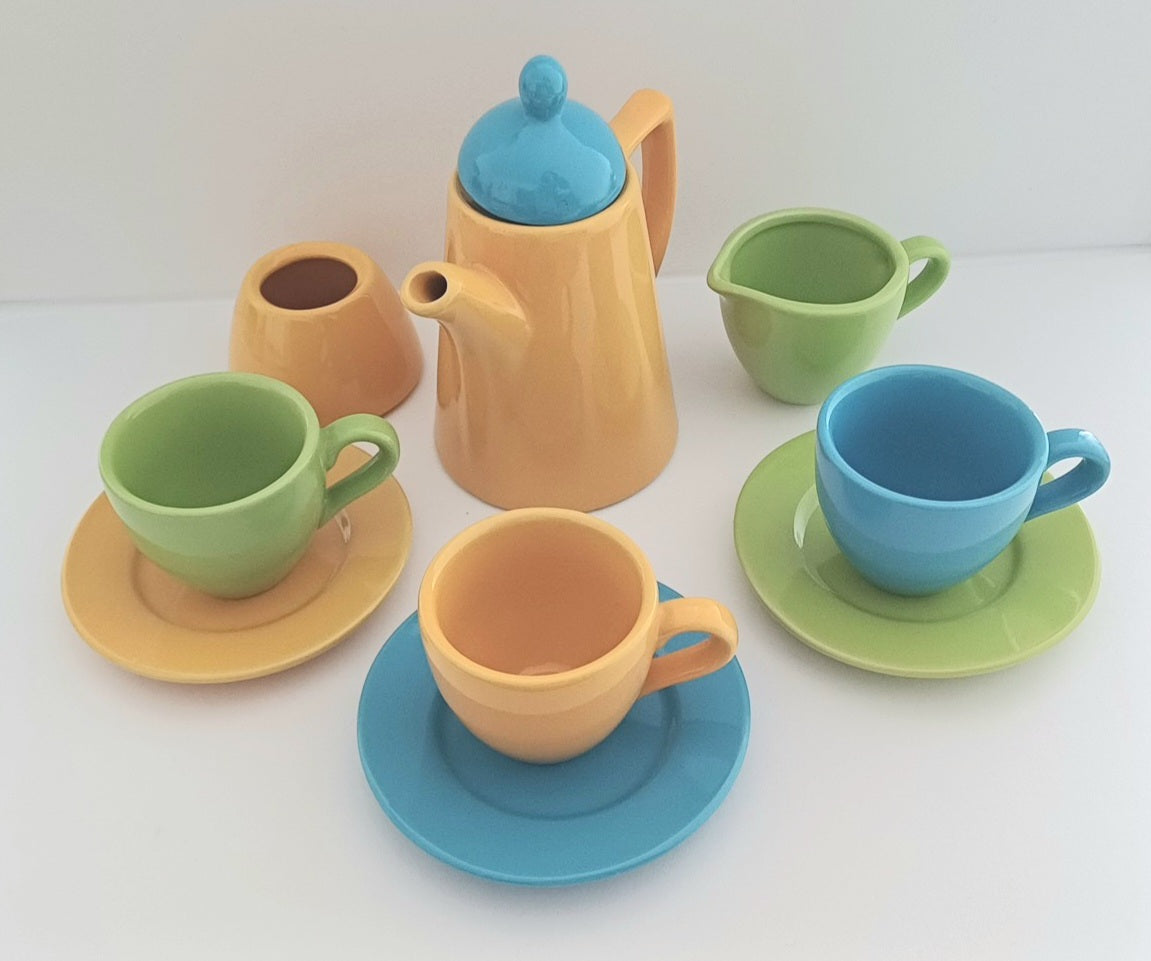 Geschirr-Set aus Keramik