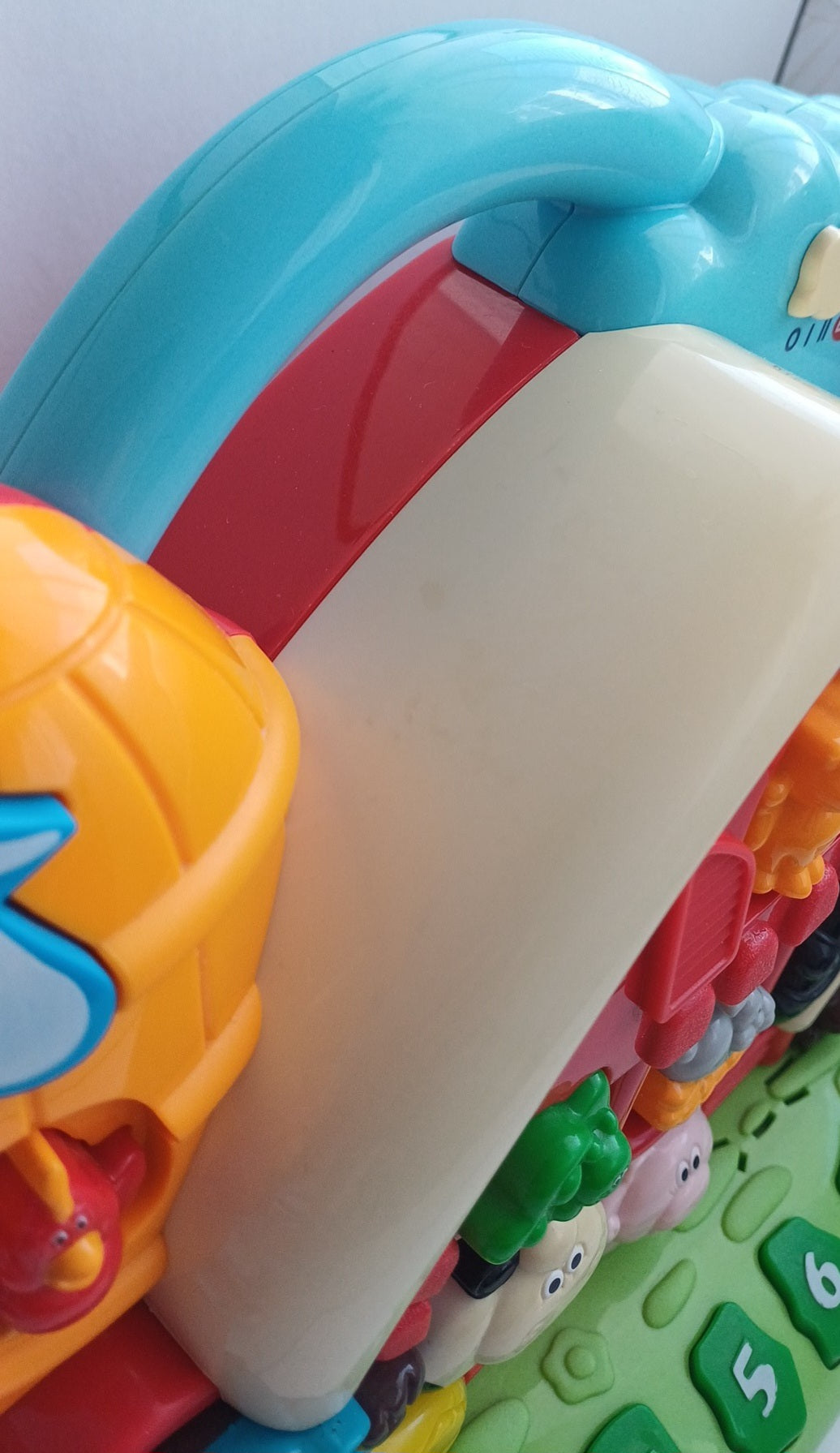 Jouets d'éveil ma ferme éducative bilingue.
