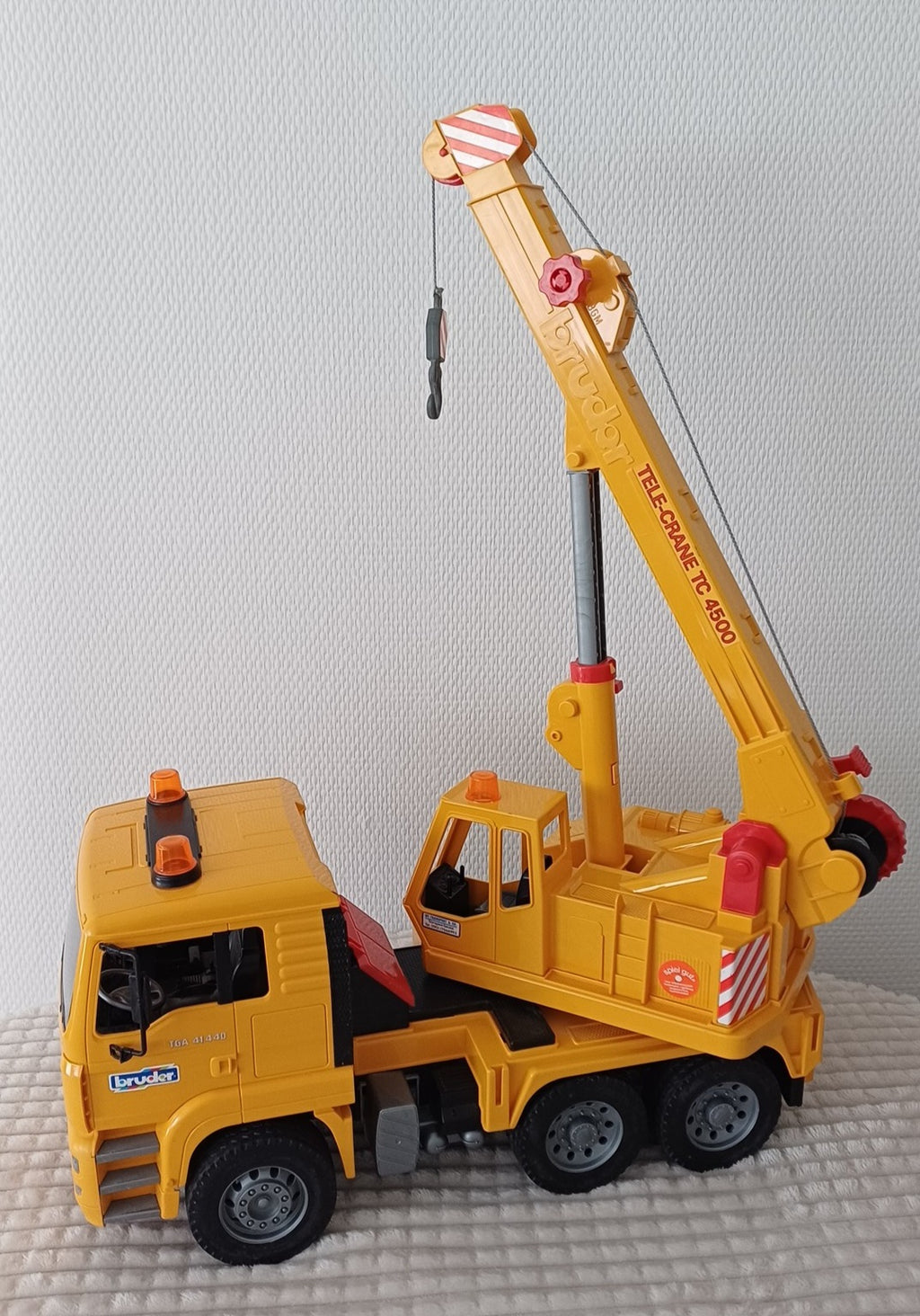 Camion grue véhicule de chantier.