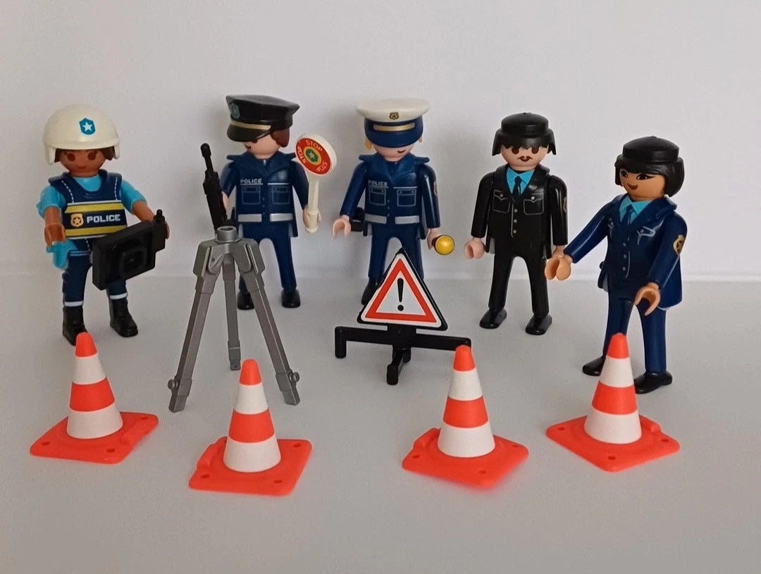 Lot Playmobil Policiers et accessoires