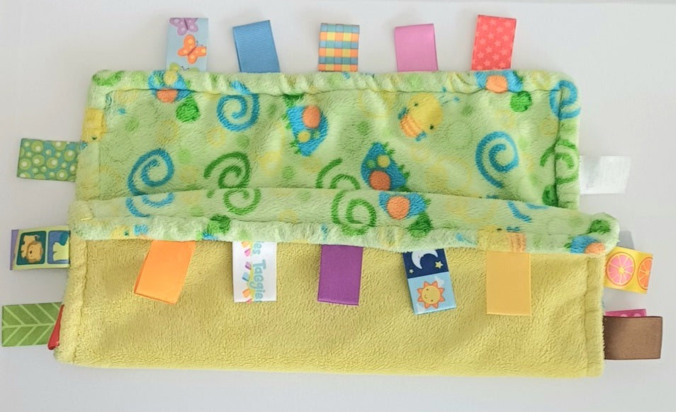 Doudou carré étiquettes multicolor
