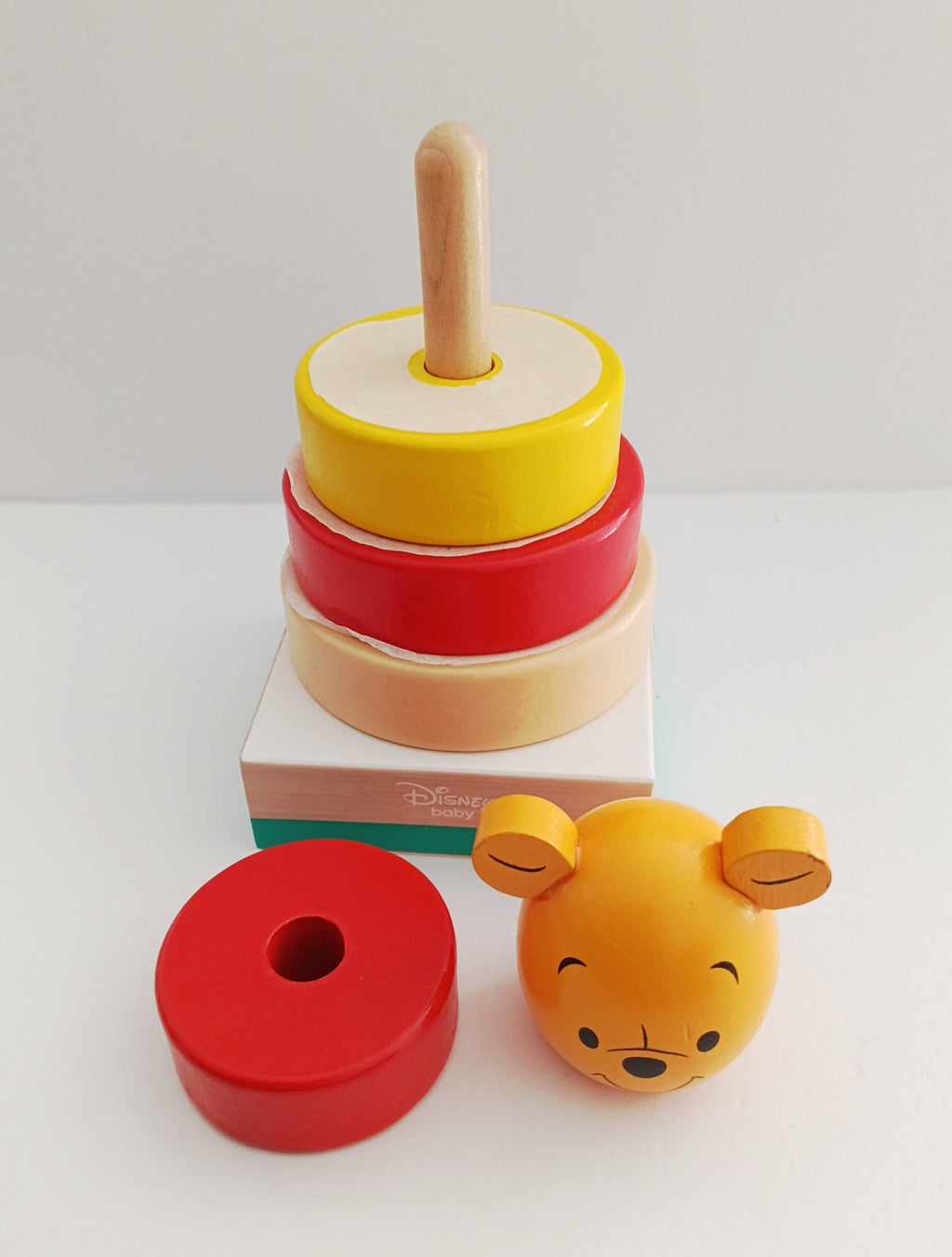 Lot de jouets d'éveil : Balle-surprise et winnie l'ourson en bois