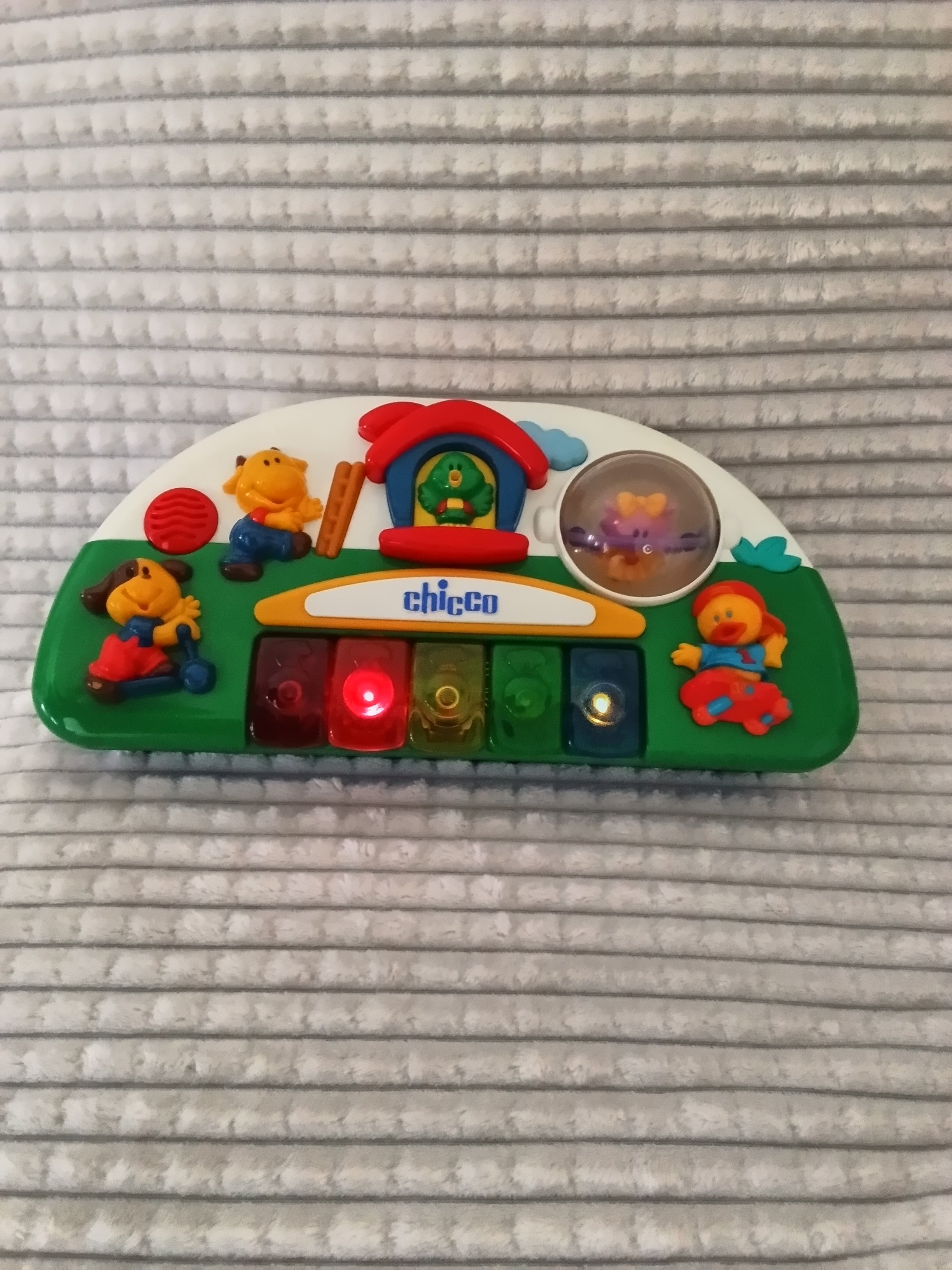 Piano musical bébé