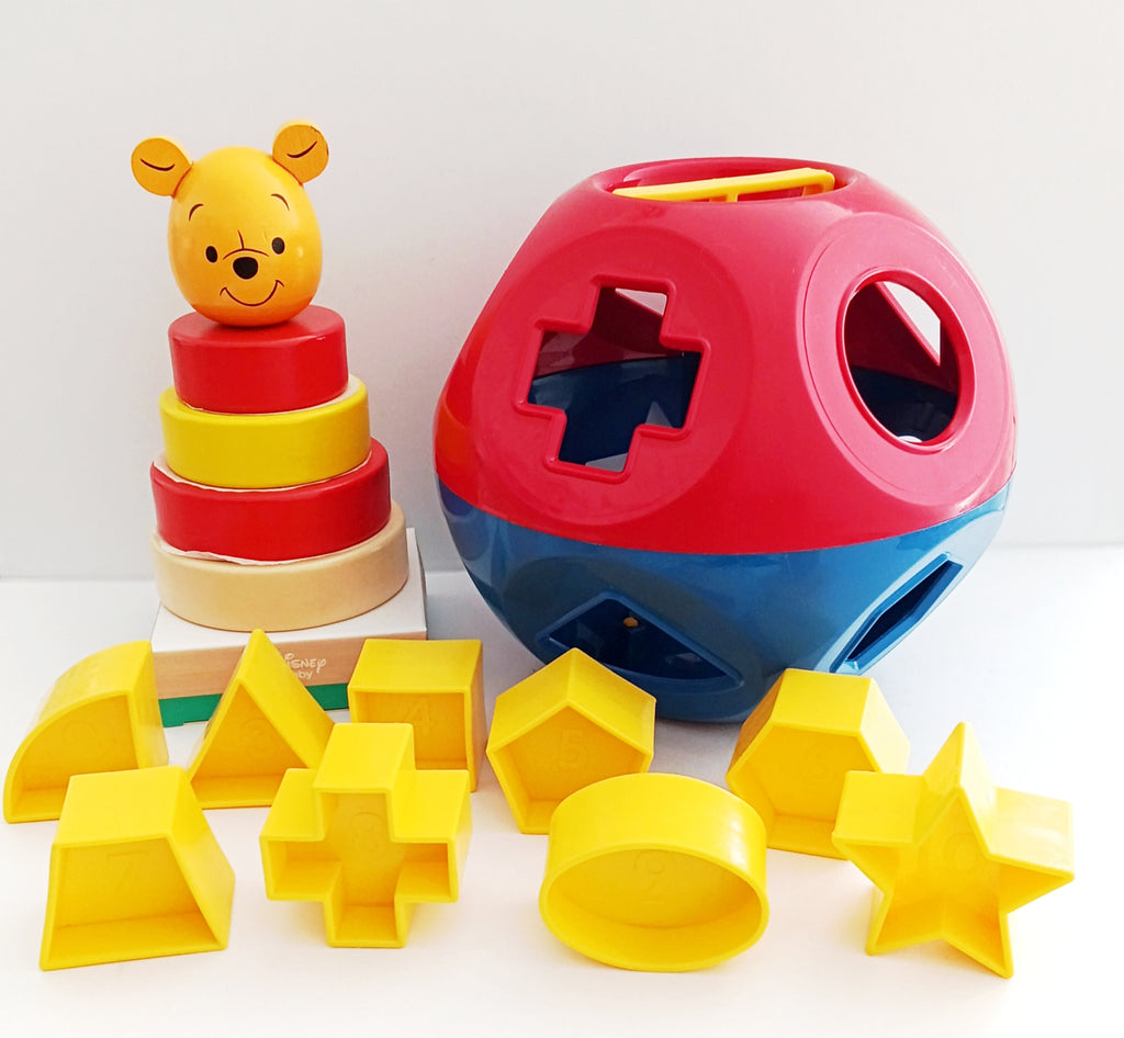 Lot de jouets d'éveil : Balle-surprise et winnie l'ourson en bois