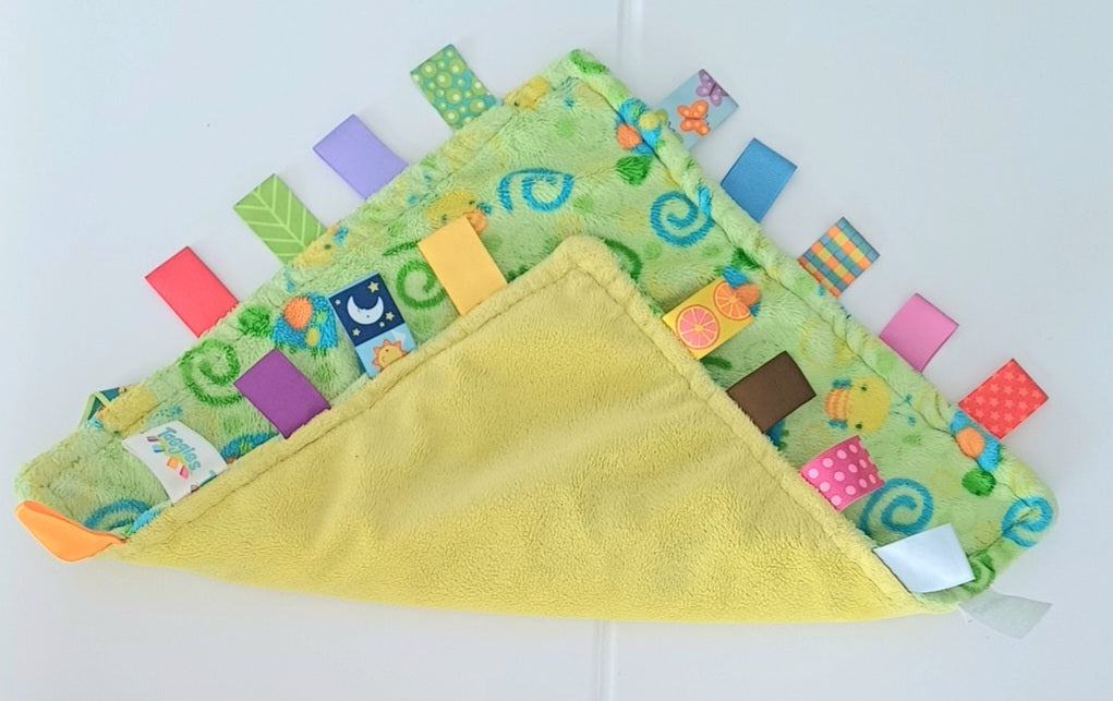 Doudou carré étiquettes multicolor